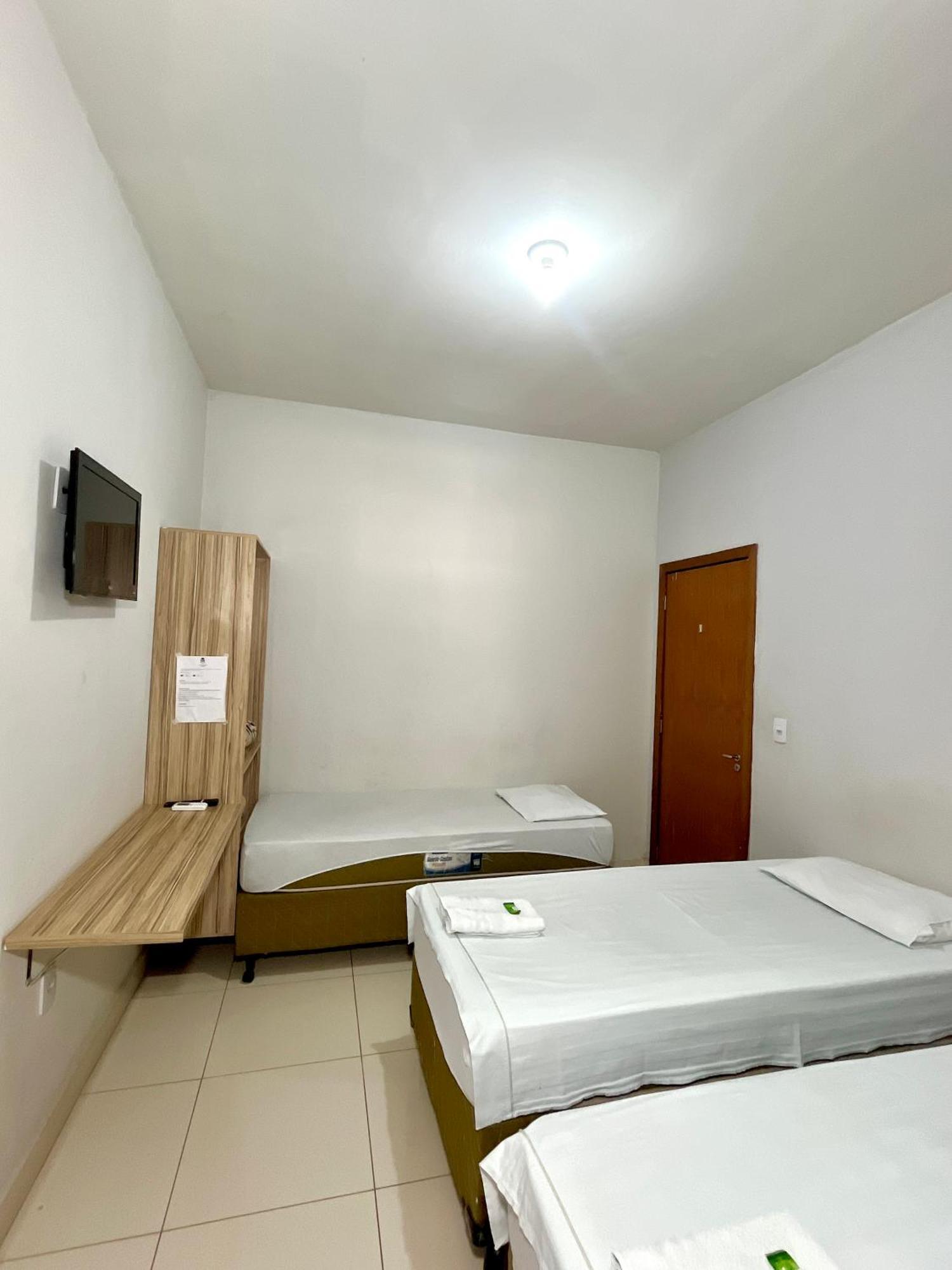 Kitnet Realeza Hotel Várzea Grande Buitenkant foto